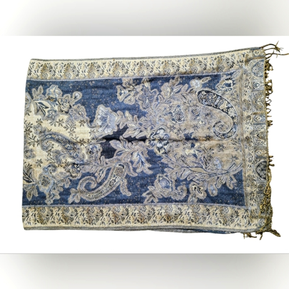 ELEGANT Extra Long Shawl Scarf - Picture 5 of 5